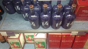 Den här lila glöggen är visst årets glögg, jag har inte smakat den, jag är dock väldigt förtjust i lila som färg, men smaken...??
